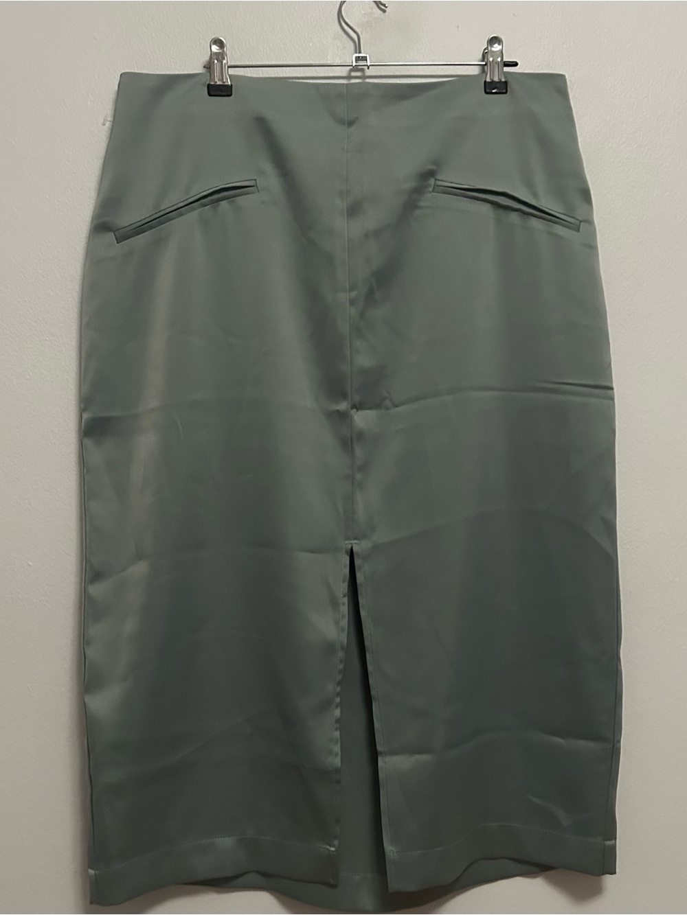 Women's Silky Pencil Skirt in Soft Green